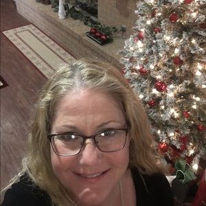 Meet your Posher, Denise